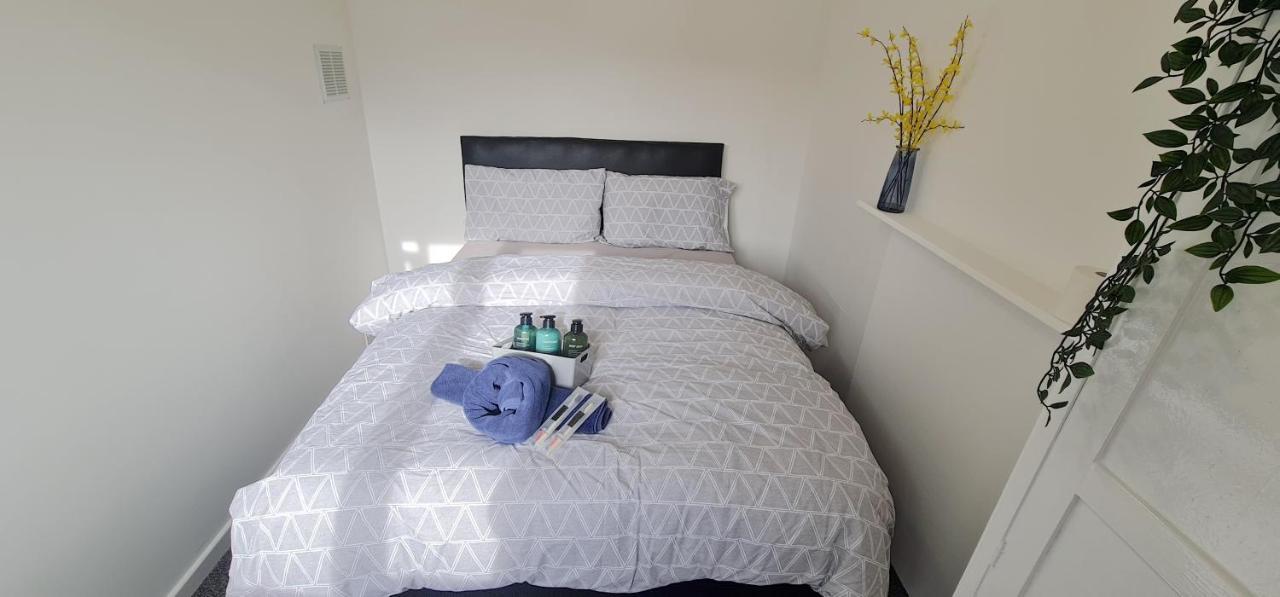 Move Inn Estates - Multiple Rooms Лондон Экстерьер фото
